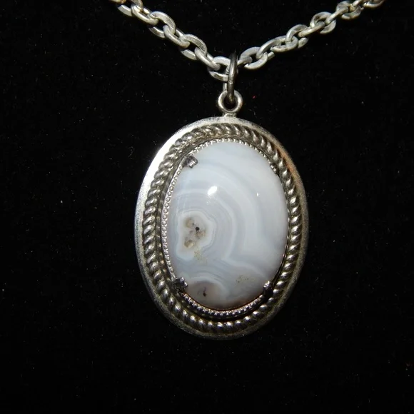 <3  Bold Grey Botswana Agate Pendant Necklace  <3 - Picture 2 of 4